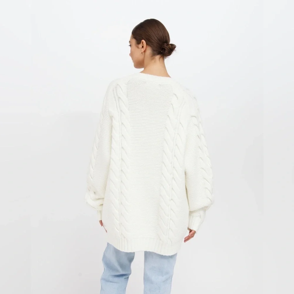 Brunette the Label Adele Cable Knit Sweater in Cream/ Whit - Size L/XL - Picture 3 of 3